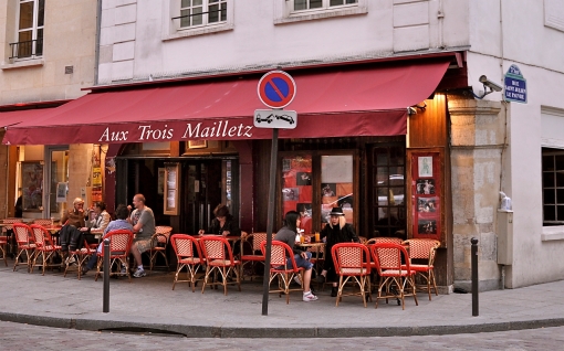 Les-Trois-Maillets-jazz-club-many-artist-performances-Latin-Quartier-Paris-France-tips-travel-on-a-budget